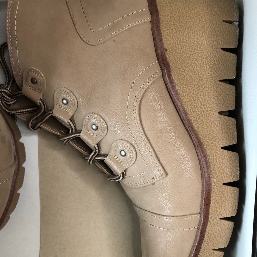 Traci Heeled Boots in Stone